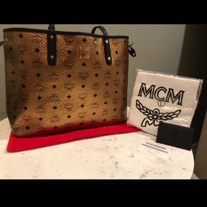 MCM GOLD TOTE ✨